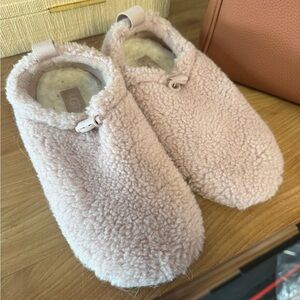 UGG Women's Soft Blush Fleece Slippers